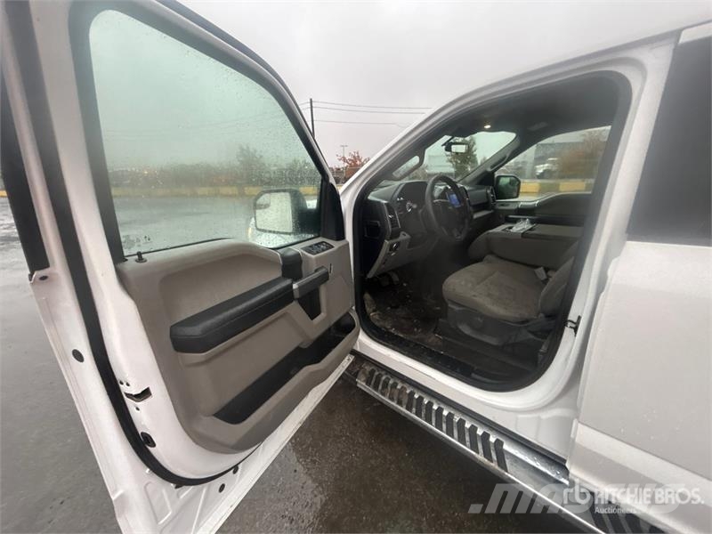 Ford F-150 XLT 4x4 Crew Cab Pickup 其他