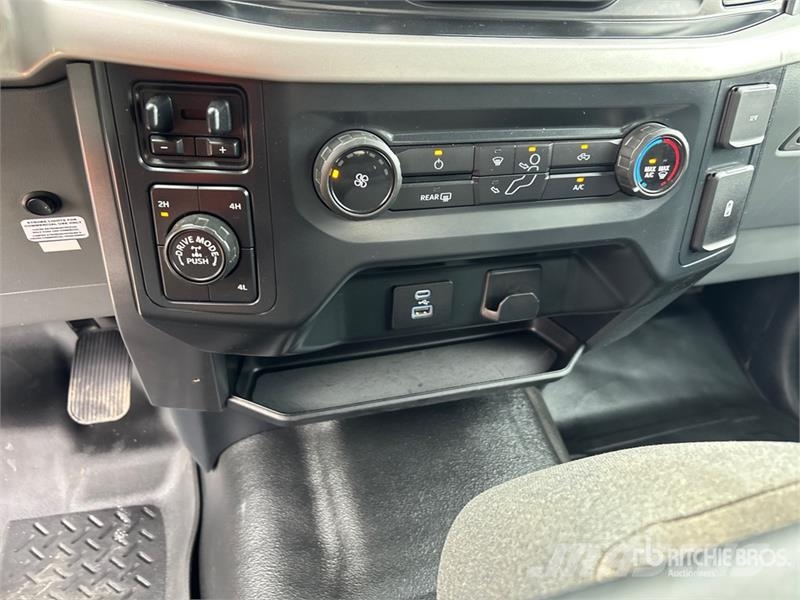 Ford F-150 XLT 4x4 Crew Cab Pickup Autre fourgon / utilitaire