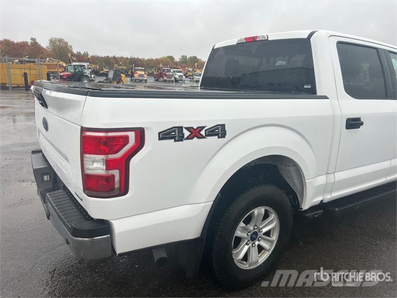 Ford F-150 XLT 4x4 Crew Cab Pickup Outros