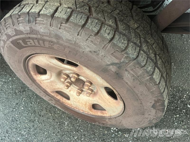 Ford F-150 XLT 4x4 Crew Cab Pickup (Inoperable) Ostalo
