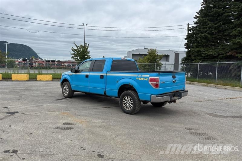 Ford F-150 XLT 4x4 Crew Cab Pickup Muu