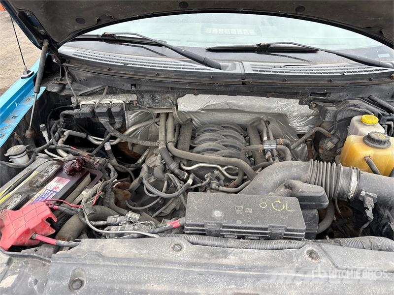 Ford F-150 XLT 4x4 Crew Cab Pickup Muu