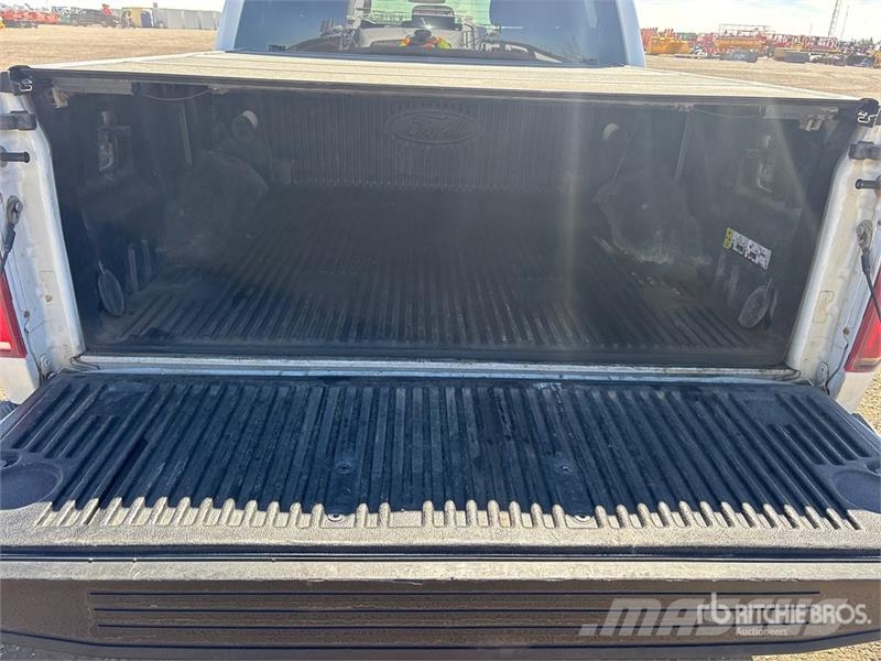 Ford F-150 XLT 4x4 Crew Cab Pickup 其他