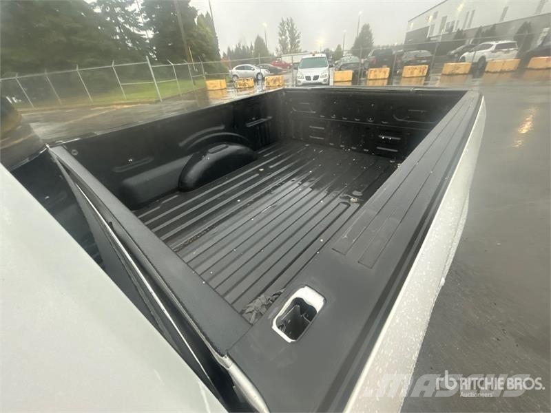 Ford F-150 XLT 4x4 Crew Cab Pickup 其他