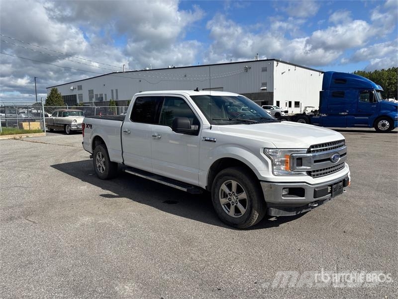 Ford F-150 XLT 4x4 Crew Cab Pickup Muu