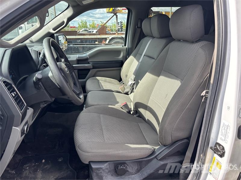 Ford F-150 XLT 4x4 Crew Cab Pickup Muu