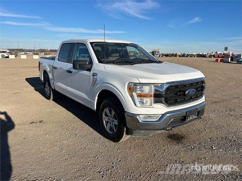 Ford F-150 XLT 4x4 Crew Cab Pickup Kita