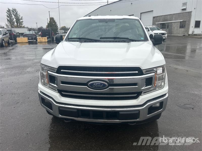 Ford F-150 XLT 4x4 Crew Cab Pickup Outros