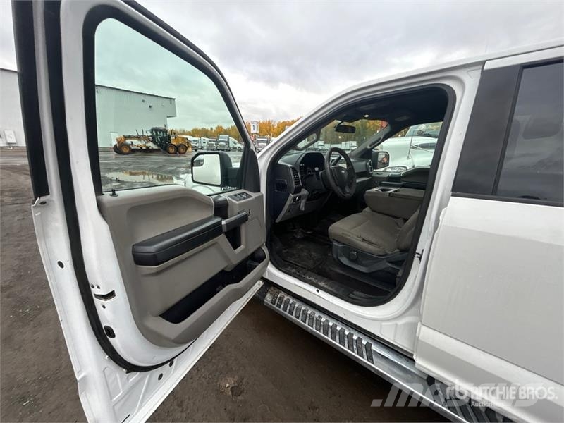 Ford F-150 XLT 4x4 Crew Cab Pickup Ostalo