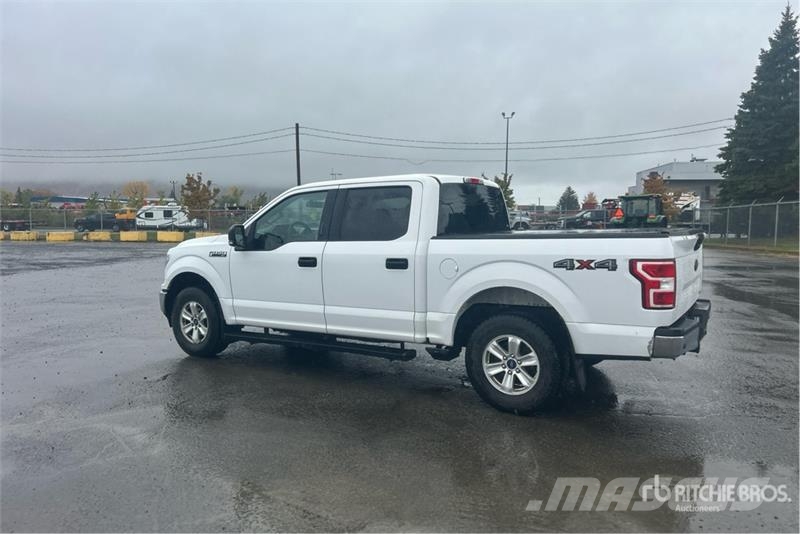 Ford F-150 XLT 4x4 Crew Cab Pickup Outros