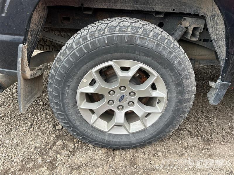 Ford F-150 XLT 4x4 Crew Cab Pickup Other