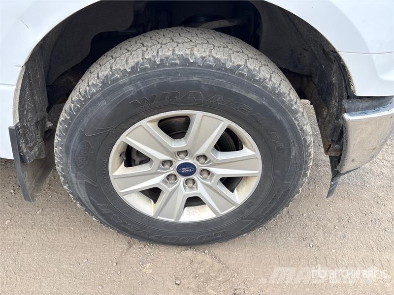 Ford F-150 XLT 4x4 Extended Cab Pickup أخرى