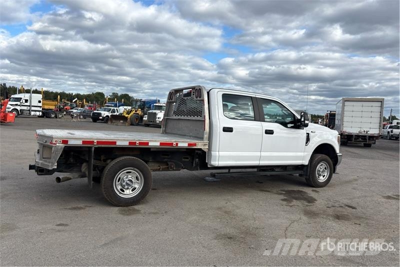 Ford F-250 Flatbed/Dropside trucks