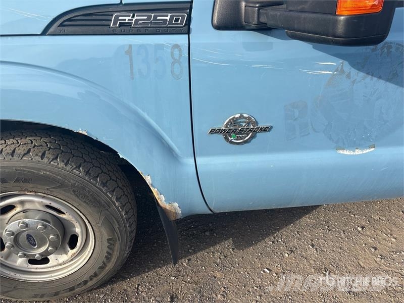 Ford F-250 Kamioni sa otvorenim sandukom