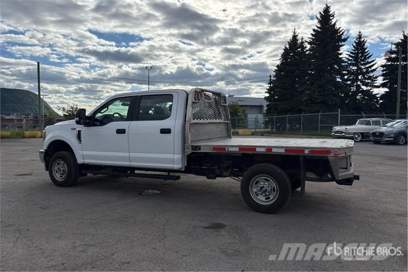 Ford F-250 Flatbed/Dropside trucks