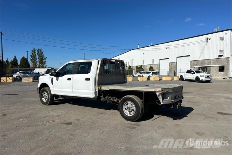 Ford F-250 Pritschenwagen/Pritschenwagen mit Seitenklappe