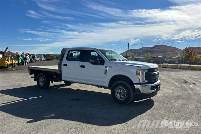 Ford F-250 Pritschenwagen/Pritschenwagen mit Seitenklappe