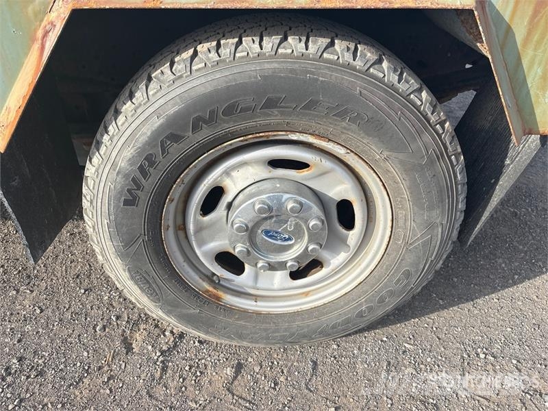 Ford F-250 Kamioni sa otvorenim sandukom