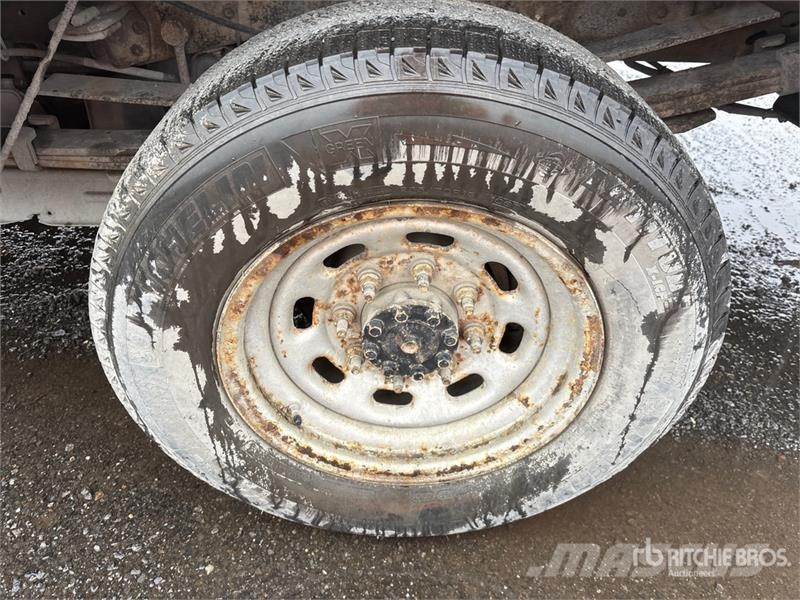 Ford F-250 4x2 Crew Cab Pickup Інше