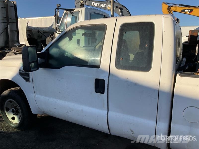 Ford F-250 4x4 Extended Cab Pickup Ostalo