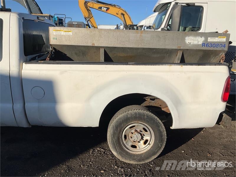 Ford F-250 4x4 Extended Cab Pickup Ostalo