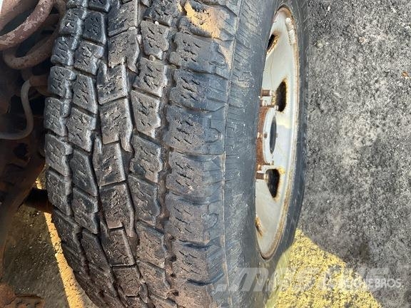 Ford F-250 4x4 Extended Cab Pickup Ostalo