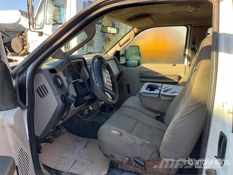 Ford F-250 4x4 Extended Cab Pickup Ostalo
