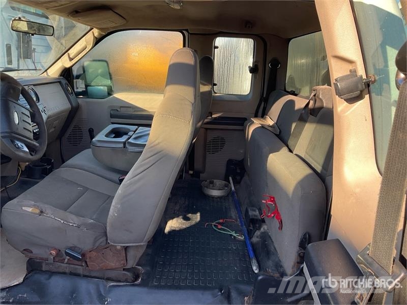 Ford F-250 4x4 Extended Cab Pickup Ostalo