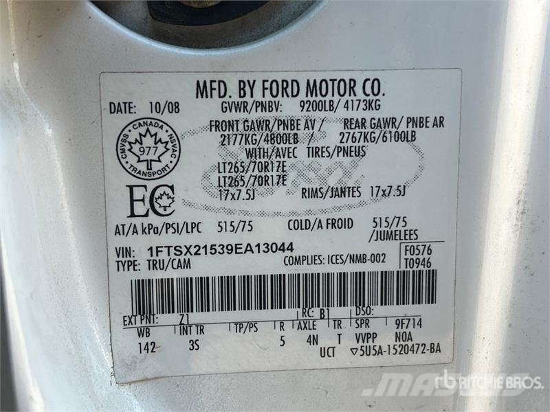 Ford F-250 4x4 Extended Cab Pickup أخرى