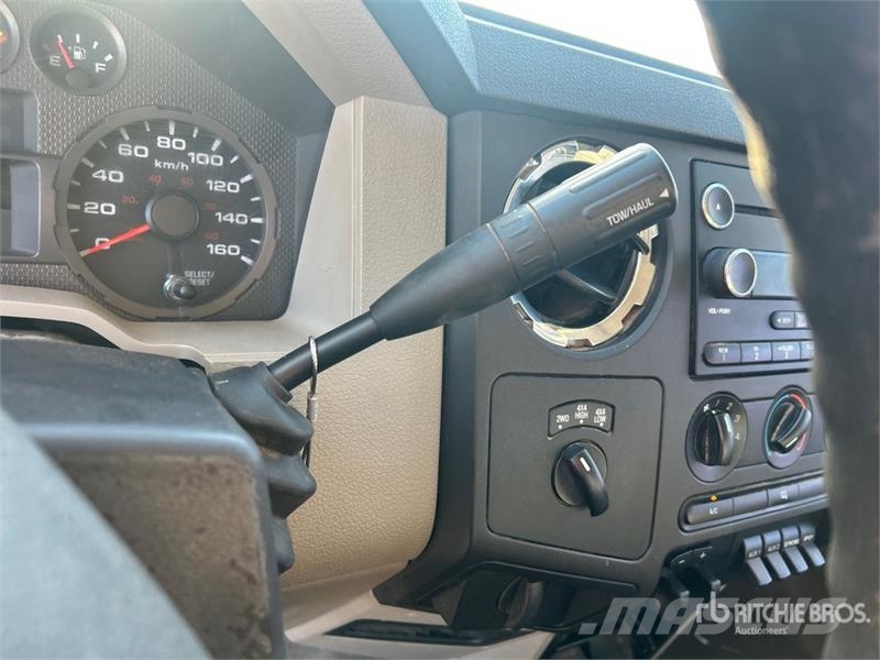 Ford F-250 4x4 Extended Cab Pickup أخرى