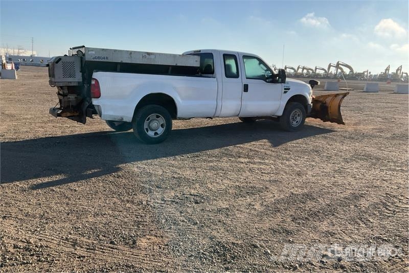 Ford F-250 4x4 Extended Cab Pickup Ostalo