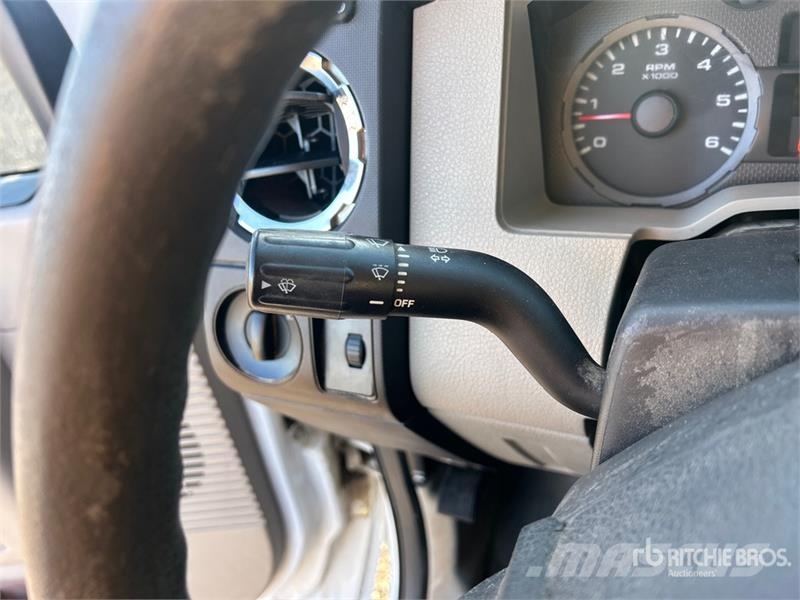 Ford F-250 4x4 Extended Cab Pickup أخرى