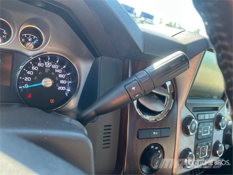 Ford F-250 Lariat 4x4 Extended Cab Pickup Kita