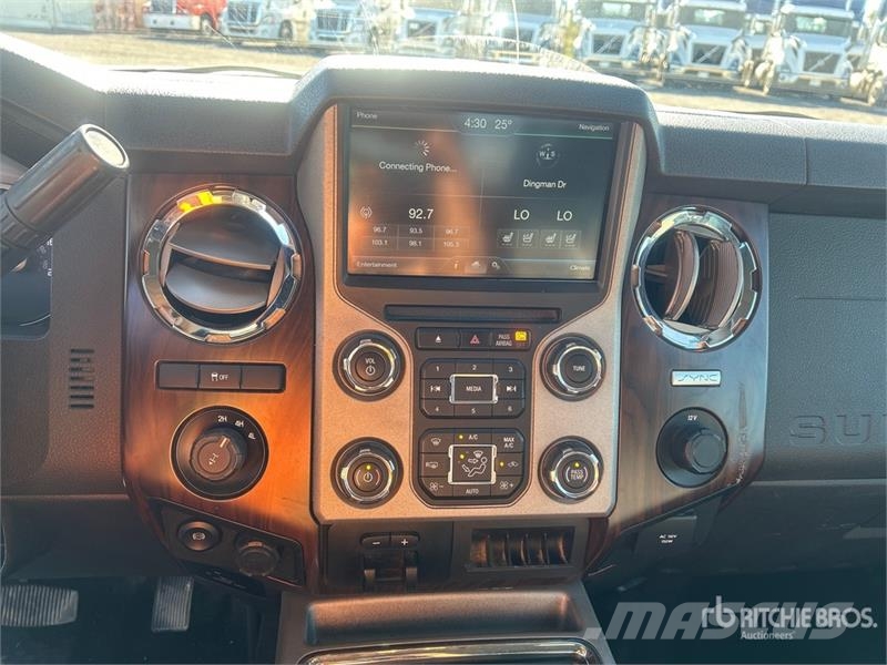 Ford F-250 Lariat 4x4 Extended Cab Pickup Kita