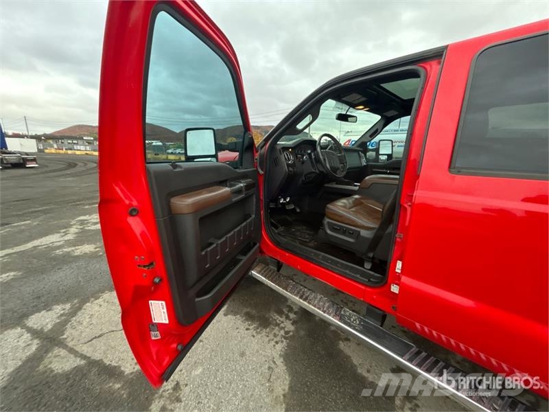 Ford F-250 Lariat 4x4 Crew Cab Pickup Ostalo
