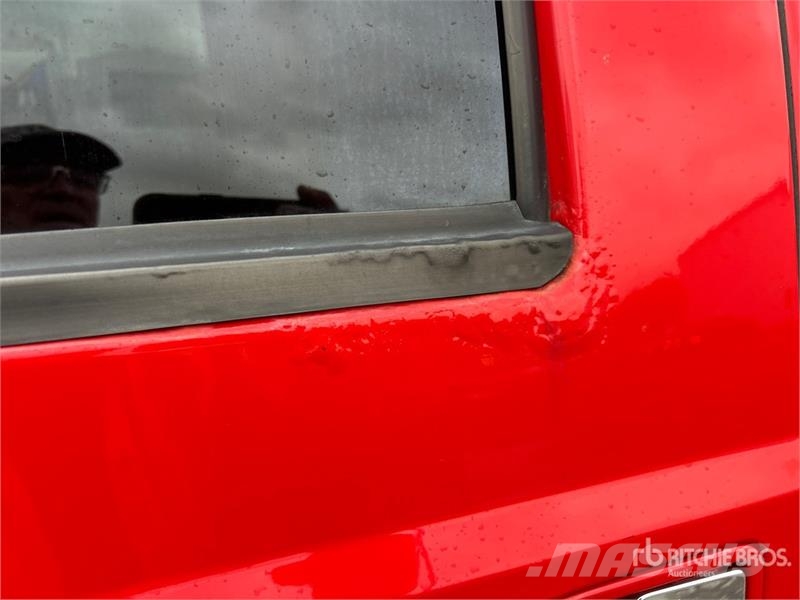 Ford F-250 Lariat 4x4 Crew Cab Pickup Ostalo
