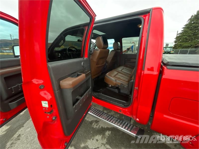 Ford F-250 Lariat 4x4 Crew Cab Pickup Ostalo