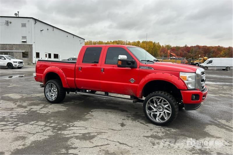Ford F-250 Lariat 4x4 Crew Cab Pickup Ostalo