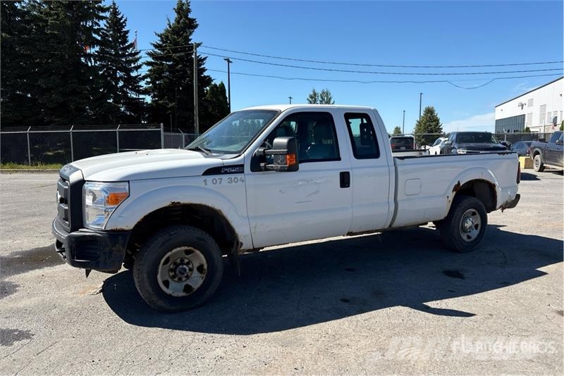 Ford F-250 Lariat 4x4 Extended Cab Pickup Furgoni altro