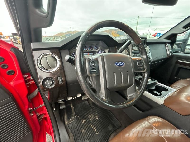 Ford F-250 Lariat 4x4 Crew Cab Pickup Ostalo