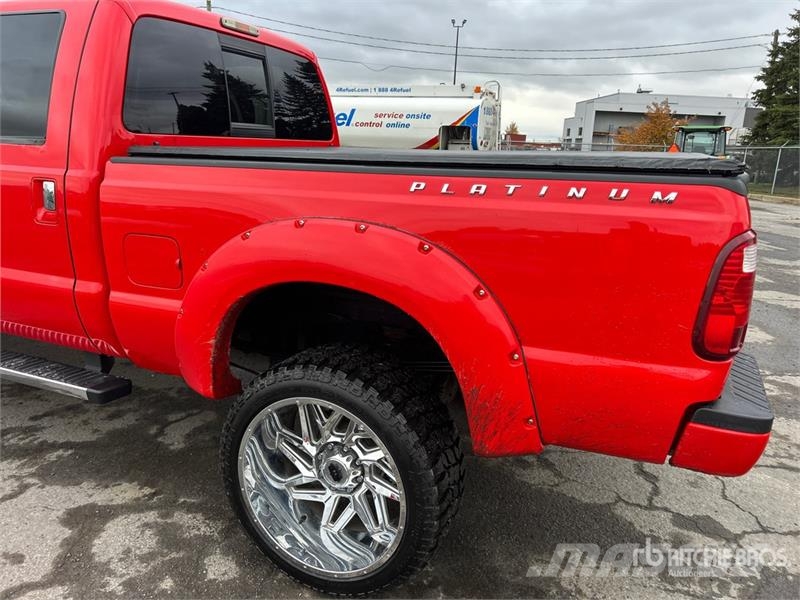 Ford F-250 Lariat 4x4 Crew Cab Pickup Ostalo
