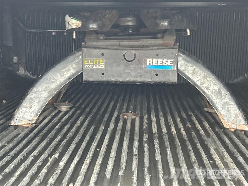 Ford F-250 Lariat 4x4 Crew Cab Pickup Ostalo