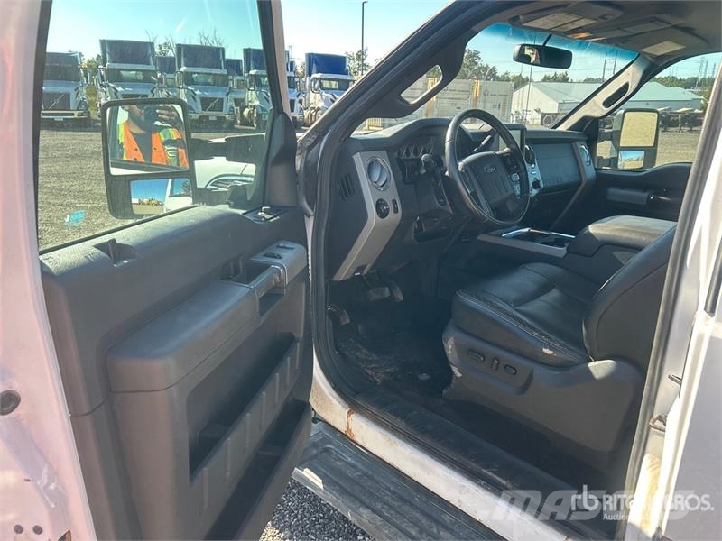 Ford F-250 Lariat 4x4 Extended Cab Pickup Kita