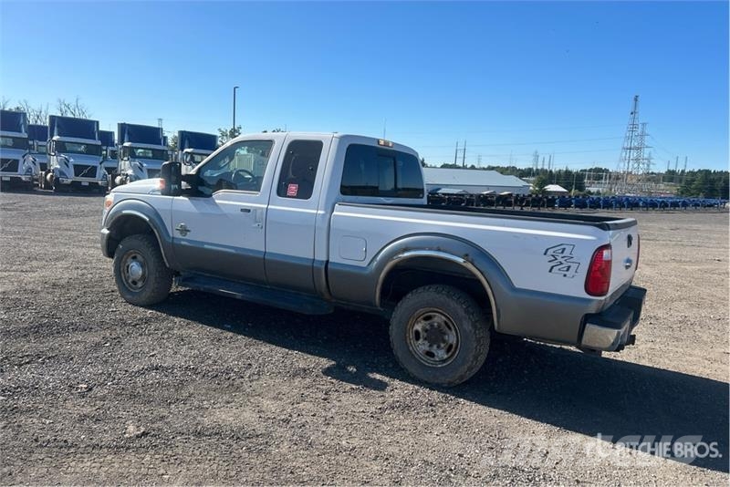 Ford F-250 Lariat 4x4 Extended Cab Pickup Kita