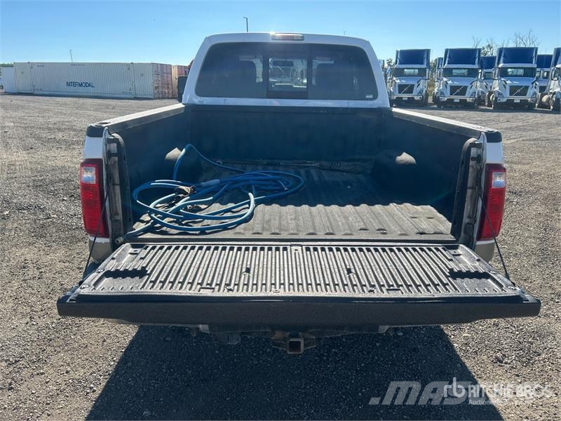 Ford F-250 Lariat 4x4 Extended Cab Pickup Kita
