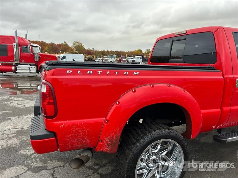 Ford F-250 Lariat 4x4 Crew Cab Pickup Ostalo