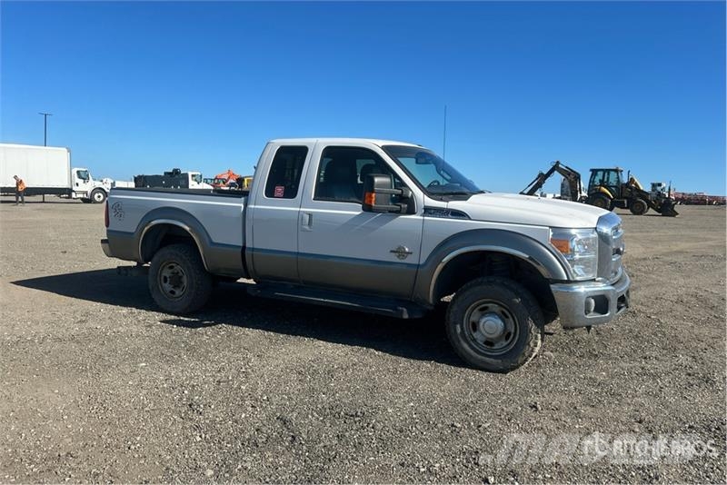 Ford F-250 Lariat 4x4 Extended Cab Pickup Kita