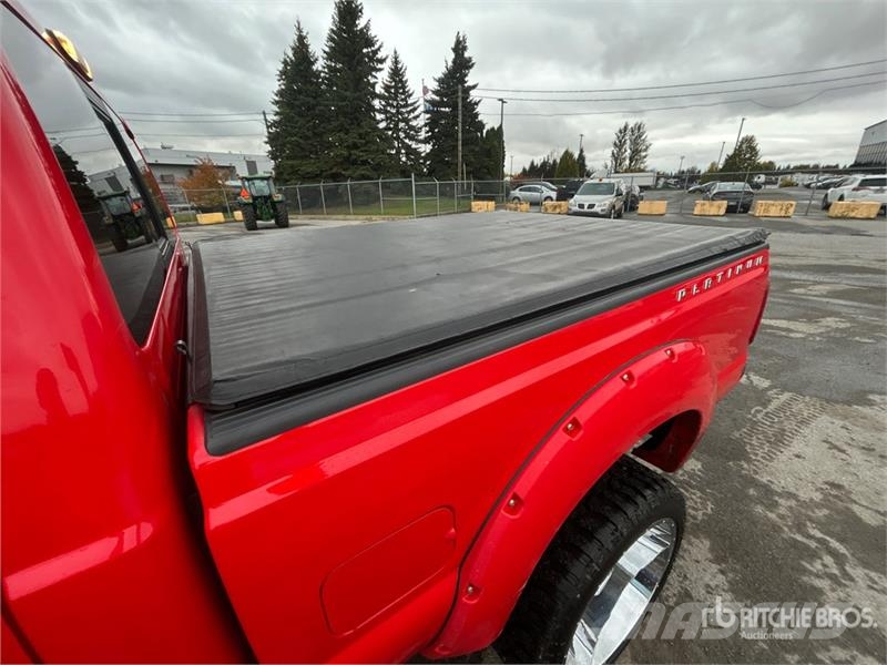 Ford F-250 Lariat 4x4 Crew Cab Pickup Ostalo