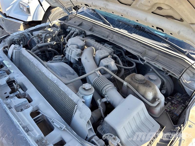 Ford F-250 XL 4x2 Crew Cab Pickup Drugi