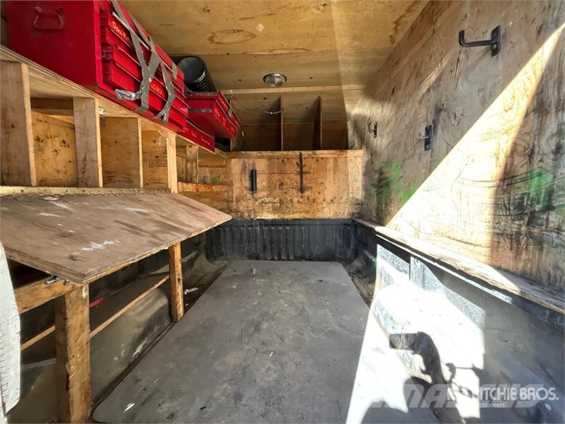 Ford F-250 XL 4x2 Crew Cab Pickup Drugi